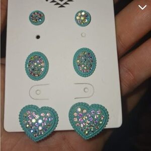 Sparkling Turquoise Earring Set